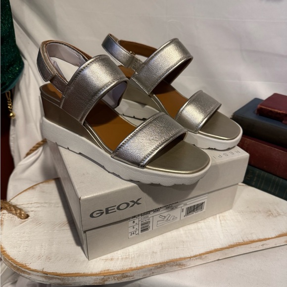 Geox Gold Sandals Stylish and Breathable - Picture 1 of 5